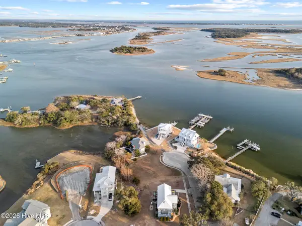 221 Deer Island Road, Swansboro, NC 28584