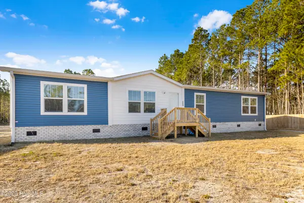 288 Folkstone Road, Holly Ridge, NC 28445