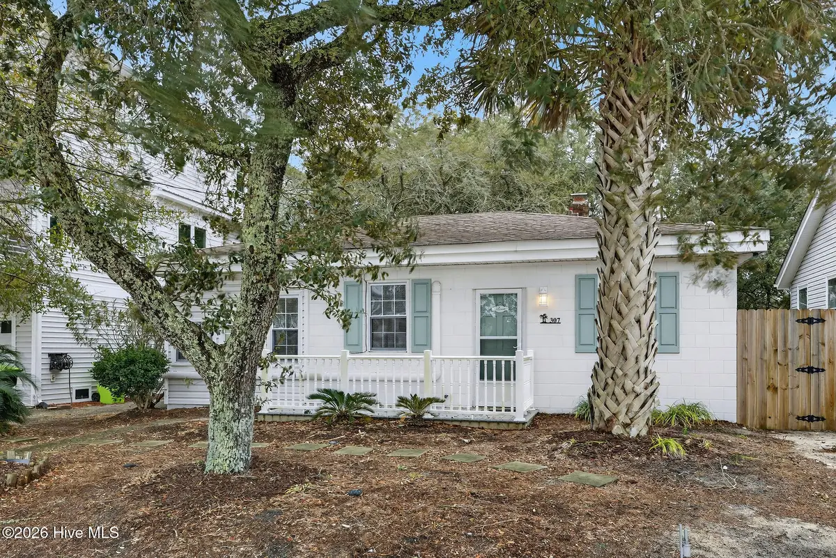 307 Fayetteville Avenue, Carolina Beach, NC 28428 - Image #1