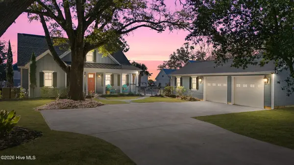 209 Clarendon Avenue, Southport, NC 28461