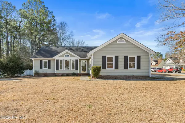 301 Hampshire Place, Jacksonville, NC 28546