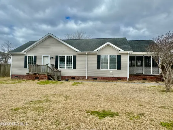 102 Earl Avenue, Beaufort, NC 28516