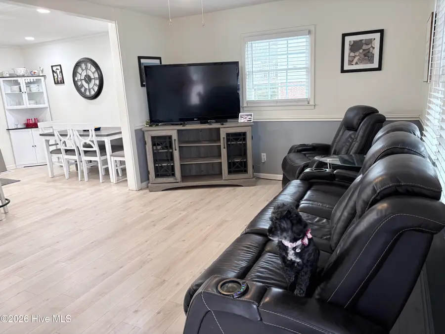 905 E Wilmington Street, Burgaw, NC 28425 - #3