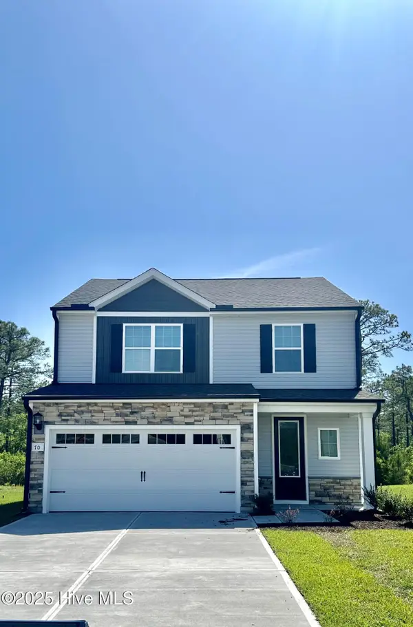 70 Umbrella Palm Drive, Hampstead, NC 28443
