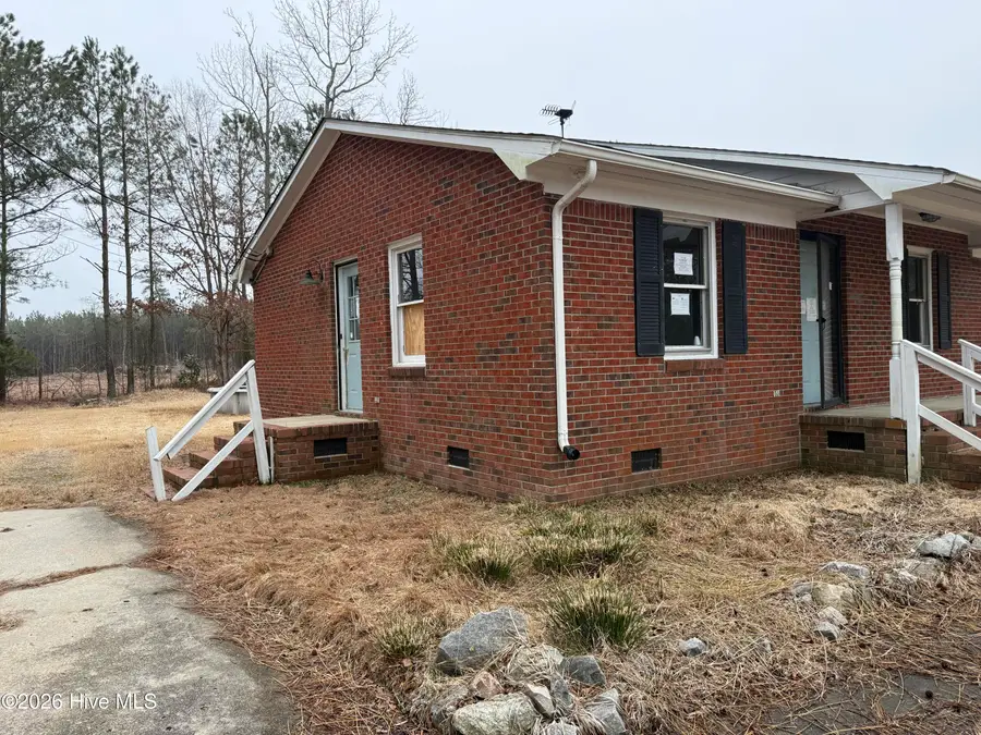 305 S Camp Street, Winton, NC 27986 - #2