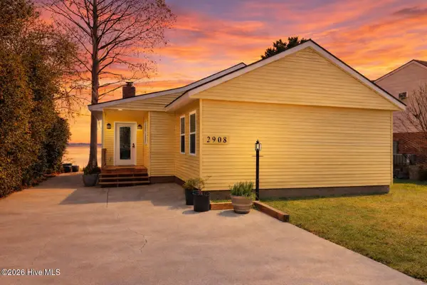 2908 Canal Cove Road, Lake Waccamaw, NC 28450