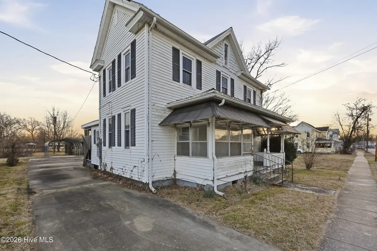 307 Dobbs Street, Hertford, NC 27944 - #1