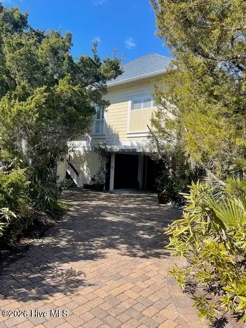 20 Mourning Warbler Trail, Bald Head Island, NC 28461