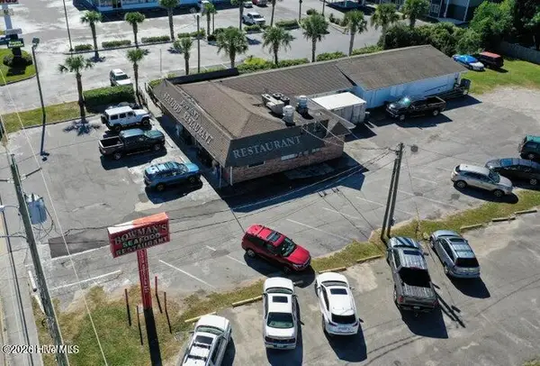 911 N Lake Park Boulevard N, Carolina Beach, NC 28428