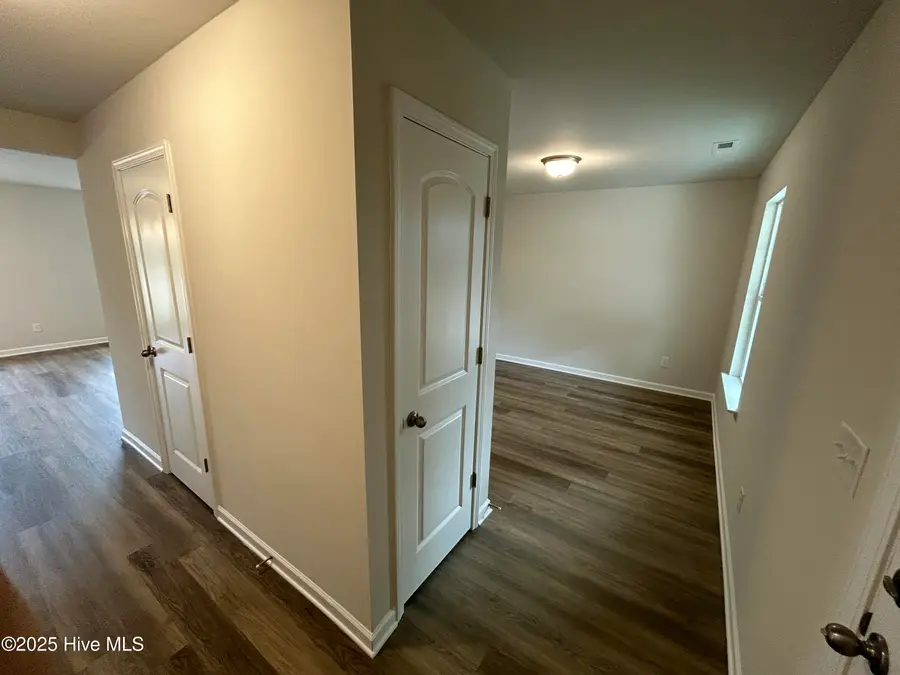 107 W Highland Avenue, Kinston, NC 28501 - #3