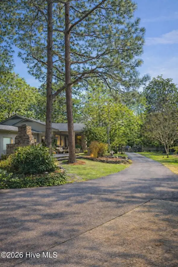 250 Country Club Circle, Southern Pines, NC 28387