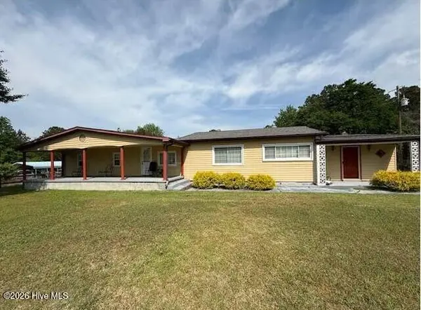 170 Loop Road, Burgaw, NC 28425