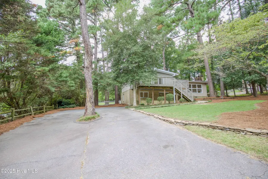 234 Lakeview Drive, Whispering Pines, NC 28327 - #3