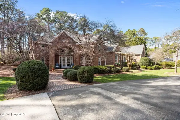 32 Glenbarr Court, Pinehurst, NC 28374