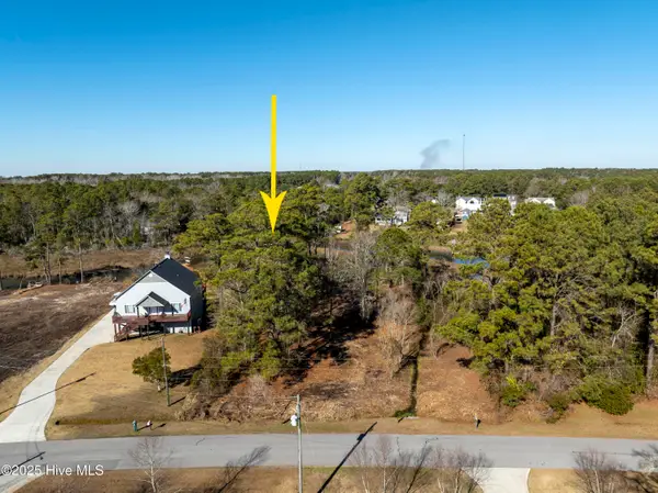 327 Chadwick Shores Drive, Sneads Ferry, NC 28460