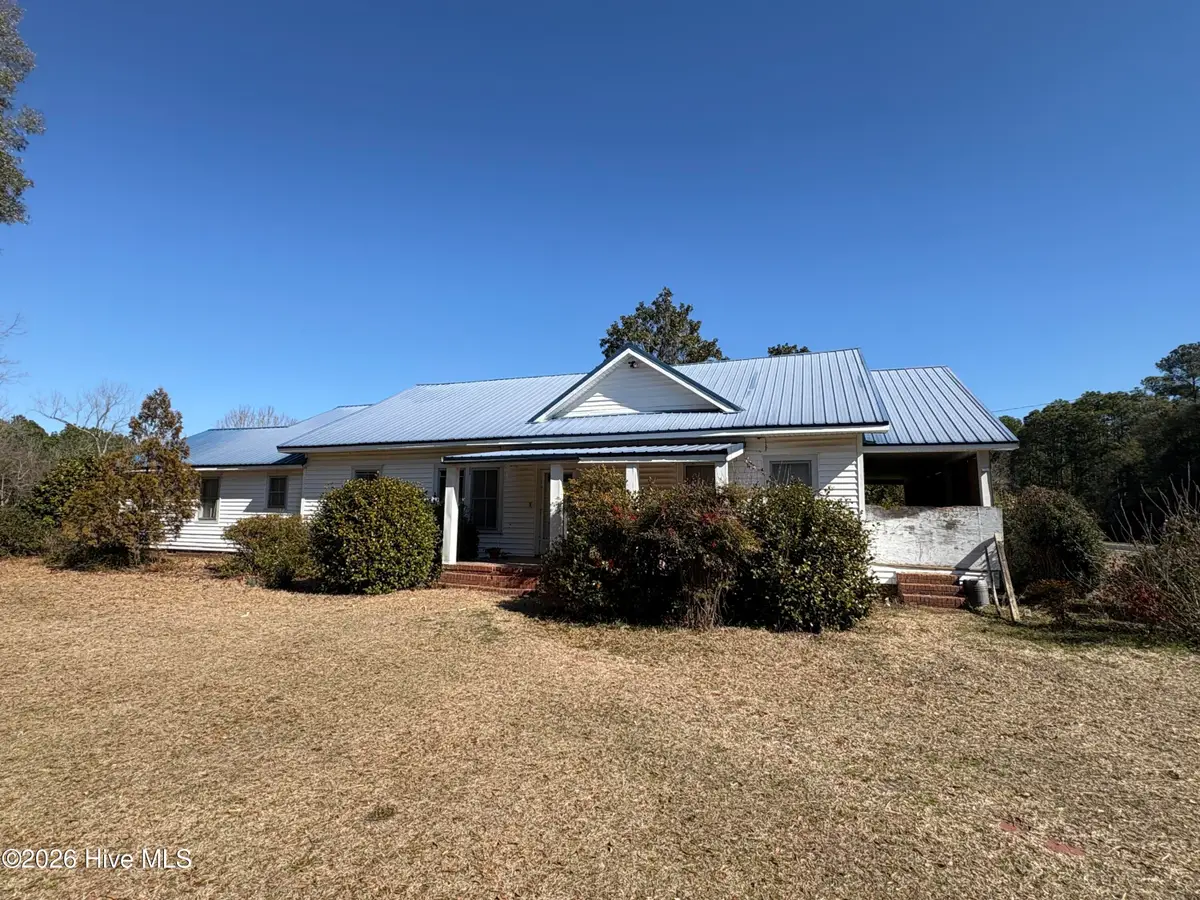 8230 Tomahawk Highway, Harrells, NC 28444 - #1