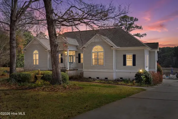 606 Ravenswood Road, Hampstead, NC 28443