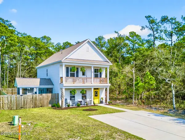 1212 N Caswell Avenue, Southport, NC 28461