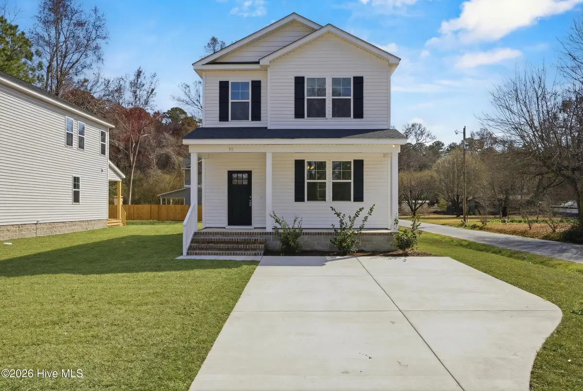 711 W Hayes Street, Burgaw, NC 28425 - #1