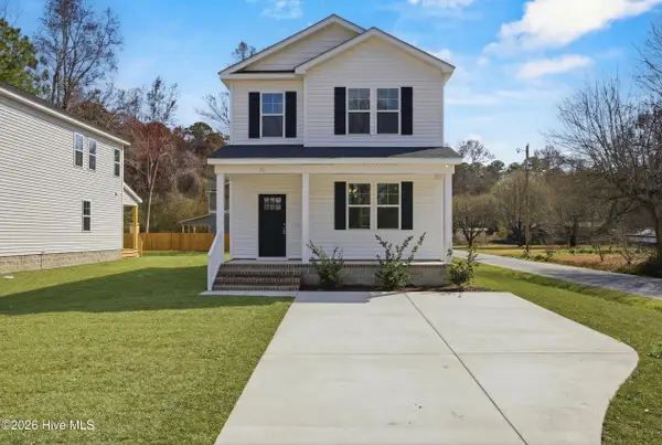 711 W Hayes Street, Burgaw, NC 28425