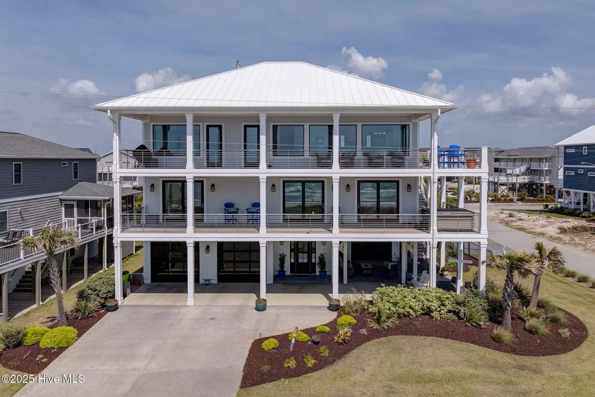 1423 N Shore Drive, Surf City, NC 28445 - #1