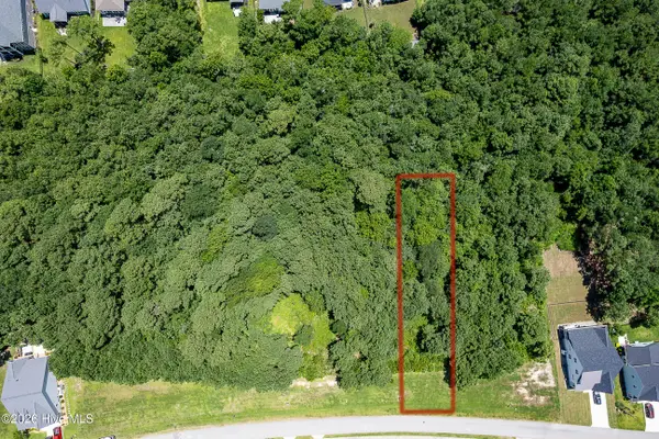 324 Spicer Lake Drive, Holly Ridge, NC 28445