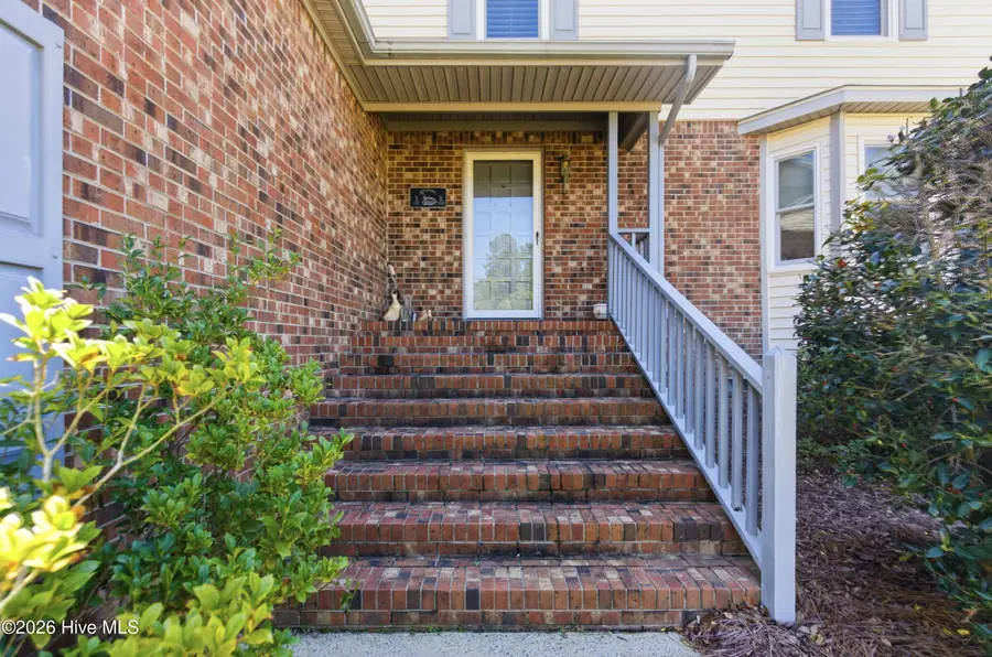 108 Mariners Court, New Bern, NC 28562 - #2