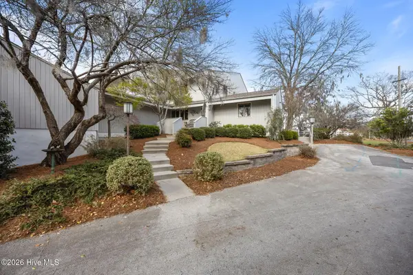 19 Batts Hill Road, New Bern, NC 28562