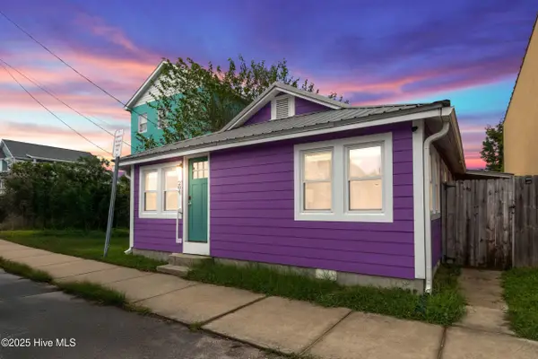 204 Charlotte Avenue, Carolina Beach, NC 28428