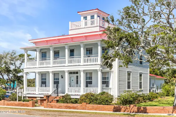 216 W Bay Street, Southport, NC 28461