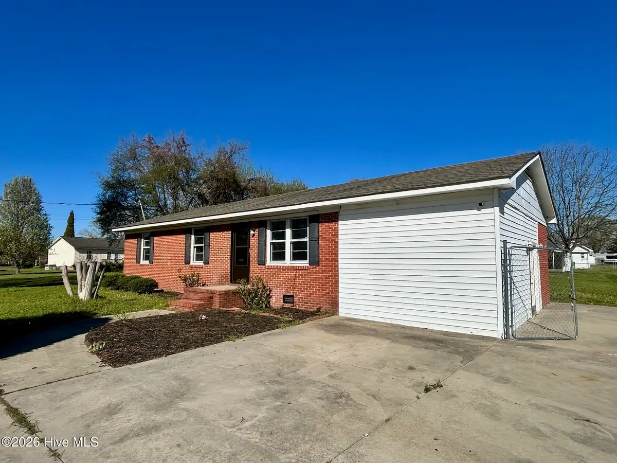 126 Andrews Circle, Mount Olive, NC 28365 - #1