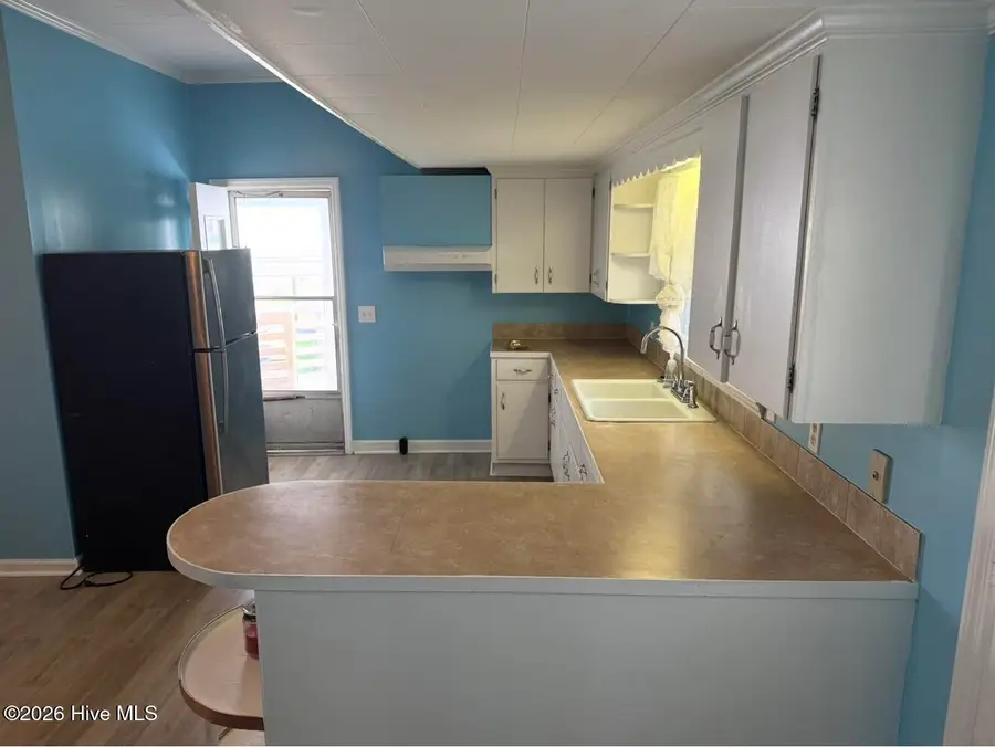 302 N Main Street, Cove City, NC 28523 - #3