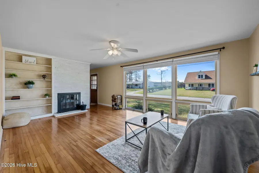 105 E Sherwood Drive, Havelock, NC 28532 - #2