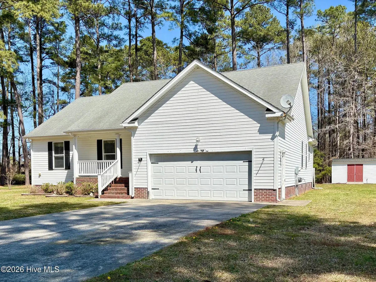 405 Pineview Drive, Elizabeth City, NC 27909 - #1
