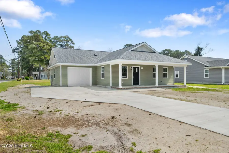 214 N Walnut Street, Rose Hill, NC 28458 - #3