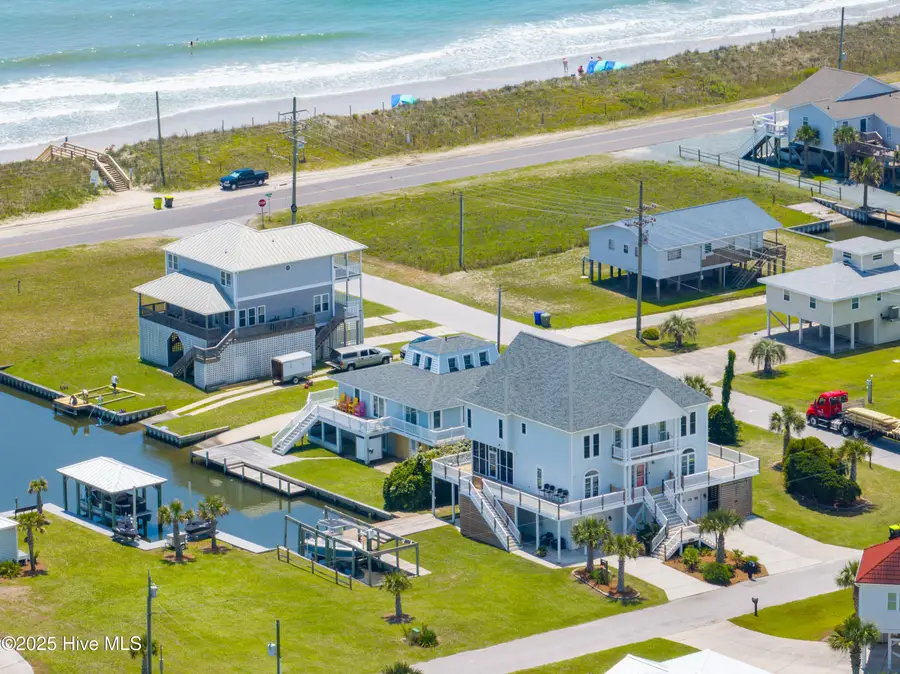 306 Marina Way, North Topsail Beach, NC 28460 - #3