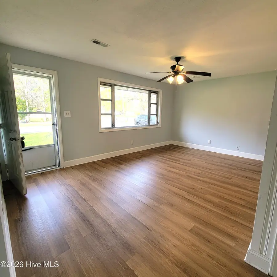 200 S Smith Street, Burgaw, NC 28425 - #2