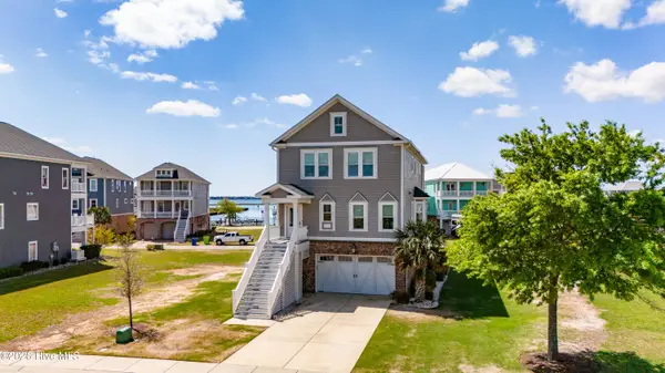 526 Cannonsgate Drive, Newport, NC 28570