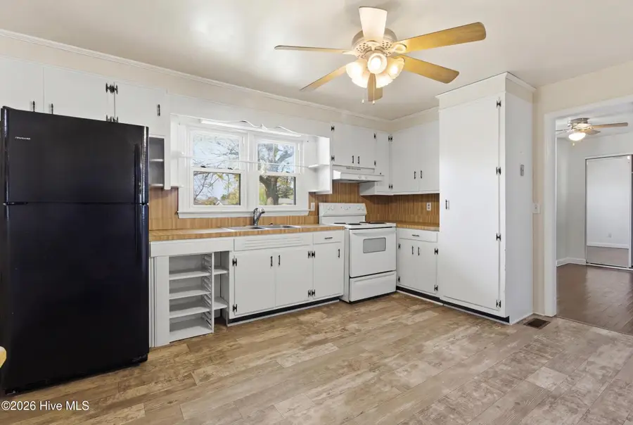 204 Glenburnie Drive, New Bern, NC 28560 - #3