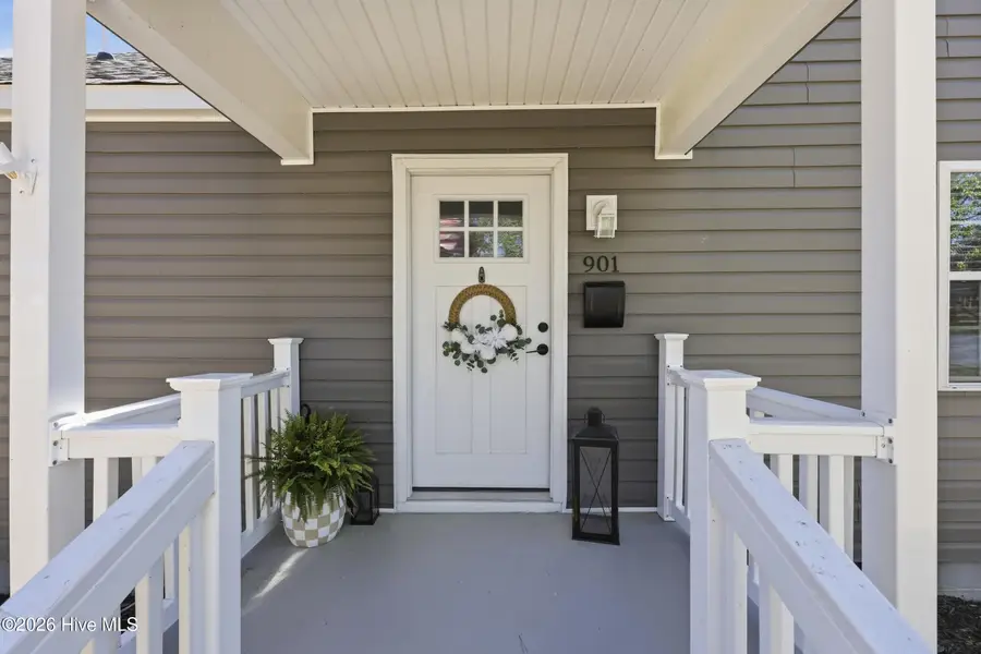 901 Tuscarora Avenue, Elizabeth City, NC 27909 - #2