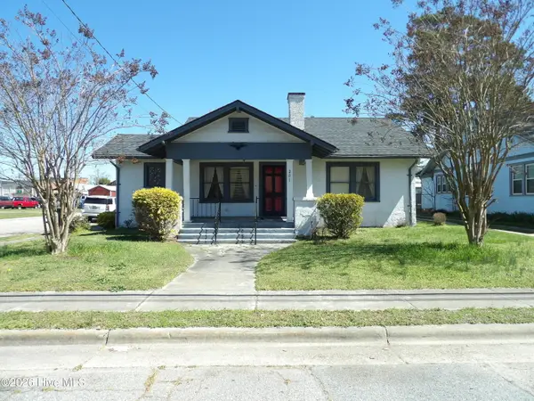 201 E Thompson Avenue, Stantonsburg, NC 27883