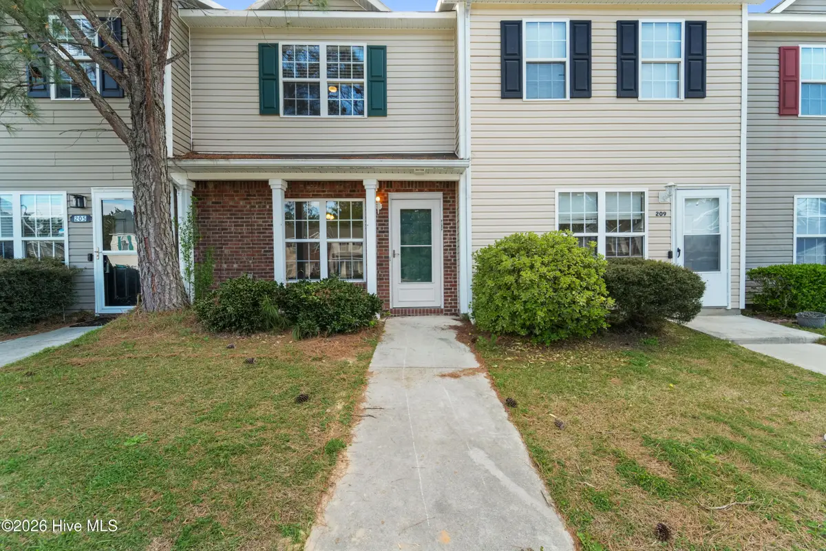 207 Pinegrove Court, Jacksonville, NC 28546 - #1