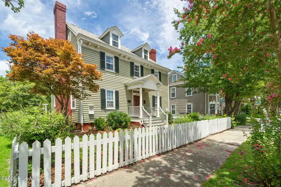 804 Pollock Street, New Bern, NC 28562 - #3