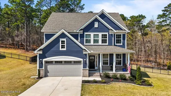 980 W Hedgelawn Way, Southern Pines, NC 28387