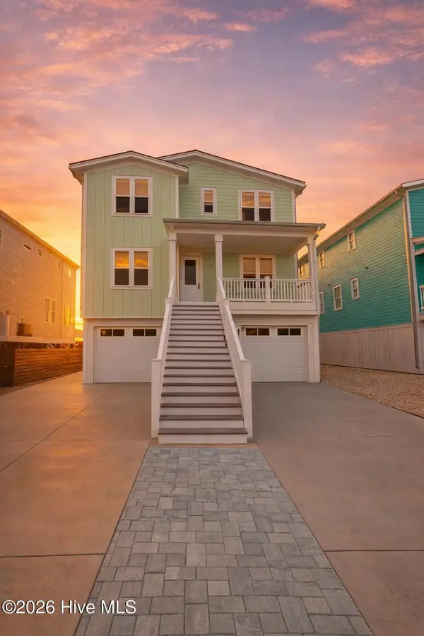 2724 W Pelican Drive, Oak Island, NC 28465