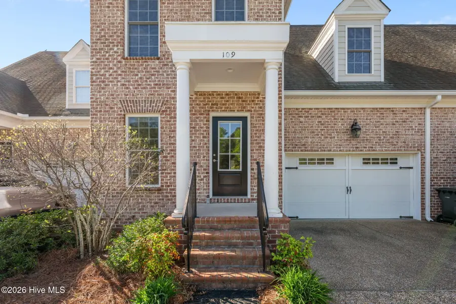 109 Colonel Burgwyn Drive, New Bern, NC 28562 - #3