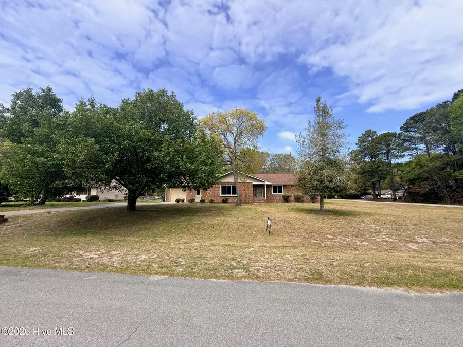 402 Crestwood Drive, Newport, NC 28570 - #2