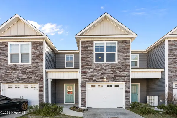 302 S Stingray Lane, Sneads Ferry, NC 28460