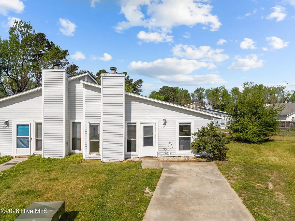 208 Yaupon Drive, Jacksonville, NC 28546 - #1