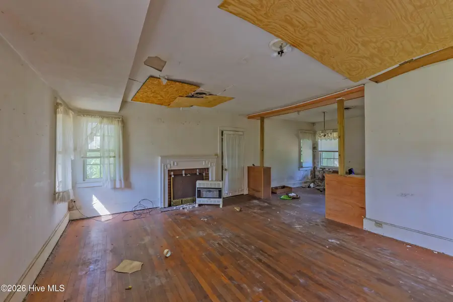 221 E Main Street, Rose Hill, NC 28458 - #3